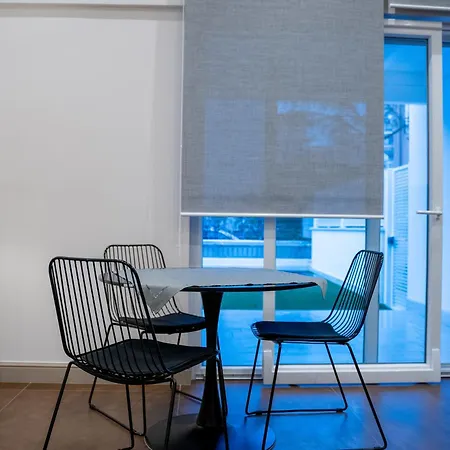 Rent Casa Almika Giulio Petroni * Барі